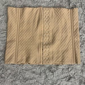 Corset type waist cincher , Size large. Fits 14-18